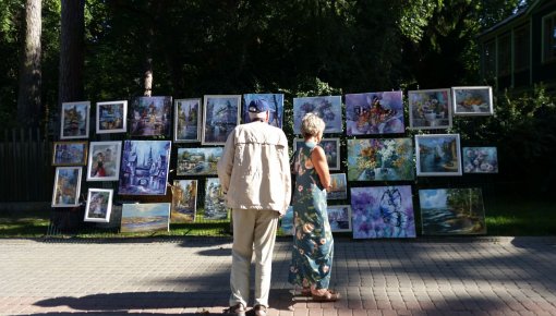 Этим летом Юрмала в основном говорит на русском