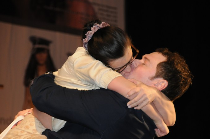 Үлкен емізіктердің жалаңаш суреттері