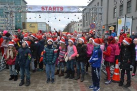 Jaungada skrējiens pulcēja lielu skrējēju komandu