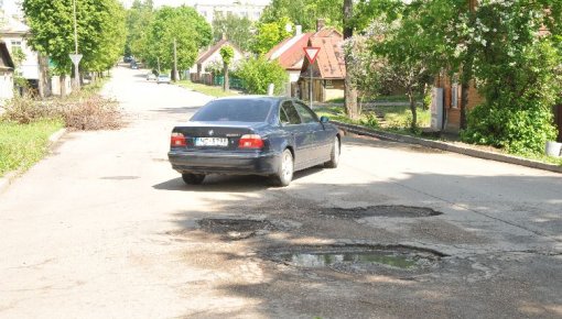Как "снять" с Думы  деньги за разбитый в яме автомобиль