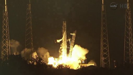 SpaceX ������� ������ �� ������ Dragon