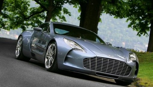 � ������ ��������������� �������� Aston Martin One-77 �� �������