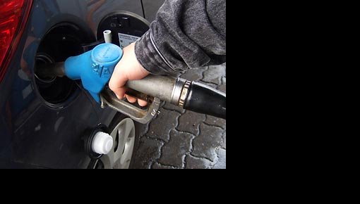 Торговцы горючим: бензин без водки погубит местные АЗС