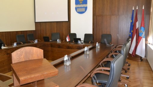 Как найти чиновника: начальник Крепости и ревизоры думы