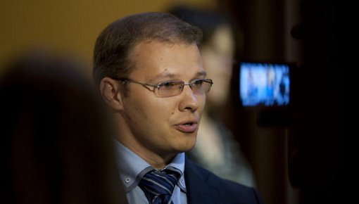Дзинтарс: Ушаков должен последовать примеру Домбровскиса