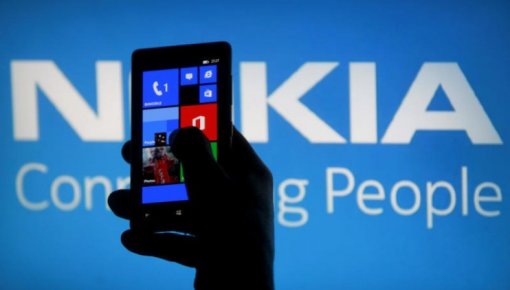 Microsoft переименует свои смартфоны