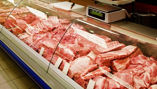 Закупочные цены на свинину падают, а в магазинах мясо не дешевеет
