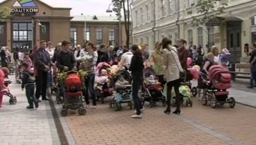 Малышей и их родителей приглашают на парад! (видео)