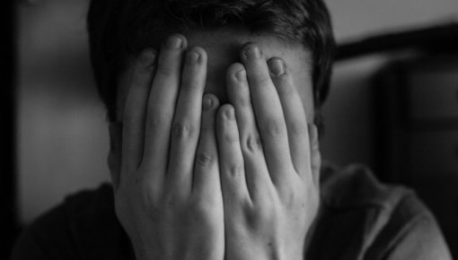 Исследование: 70 тысячам жителей Латвии необходимо срочное лечение депрессии