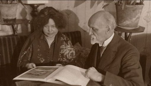 Аспазия заговорила по-русски