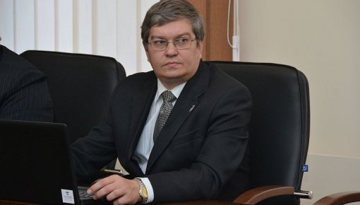 А. Николаев намерен отказаться от депутатского мандата (дополнено)