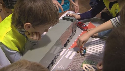 «Остановись. Посмотри. Помаши»: уроки безопасности в школах
