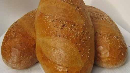 Хлеб - всему голова: названы продукты, которые подорожают в Латвии