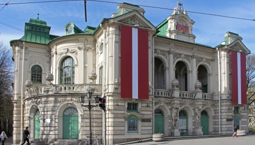 Актерам в визах отказать!