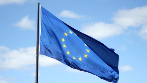 На самом высоком флагштоке Украины подняли флаг Евросоюза