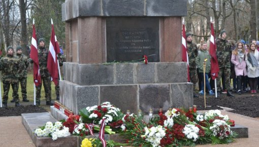 В Крепости открыли отреставрированный памятник