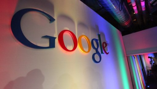 В Google научили смартфоны предупреждать владельца, когда посторонние смотрят в экран (ВИДЕО)