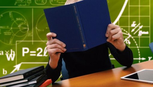Ни одну из школ края закрывать в новом году не планируют