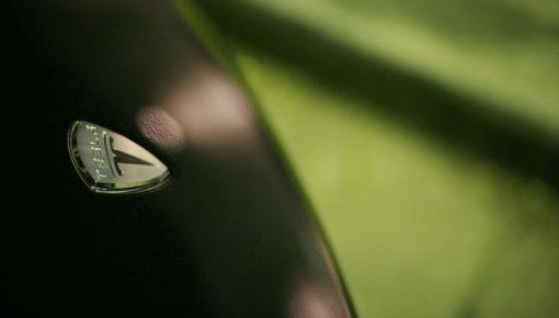 Tesla �� ���������� ��������� �� �������� 105 ��/� � �������� ������