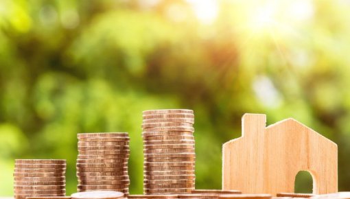 Одну квартиру продам и сразу же куплю другую. Неужели надо платить налог и какой?