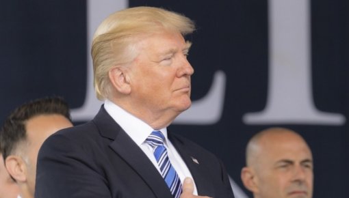 Верховный суд поддержал указ Трампа о запрете на въезд в США гражданам мусульманских стран