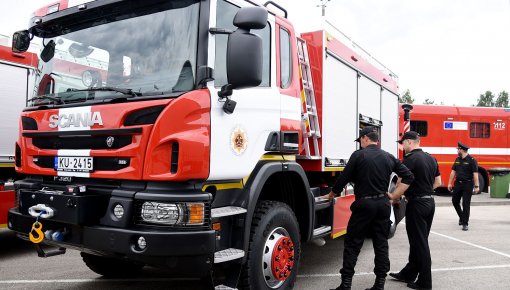Пожарные спасли пострадавшего в ДТП