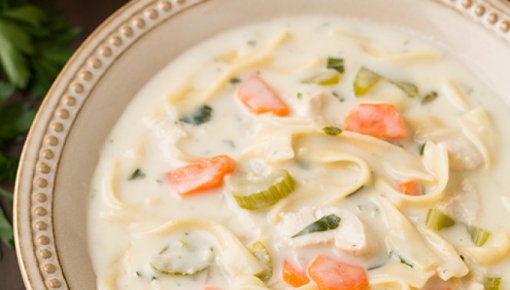 Молочный суп с картофельными клёцками и сливочным маслом