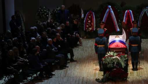 Тысячи человек пришли проститься с Иосифом Кобзоном