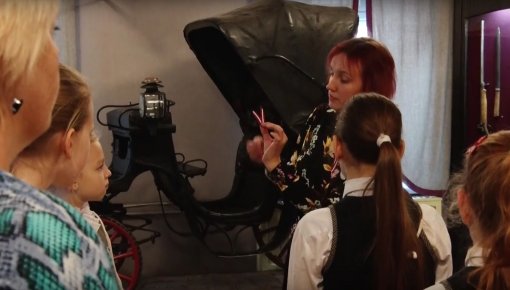 Прошла акция по складыванию красно-бело-красных ленточек (ВИДЕО)