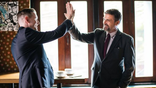 Миллионерам принадлежит половина мира