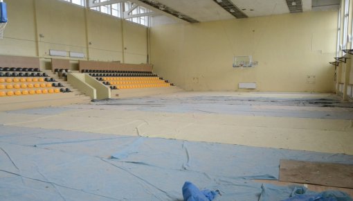 Ждать устал спортзал
