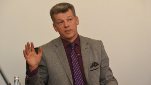 Рихардом Эйгимом KNAB заинтересовался не в первый раз