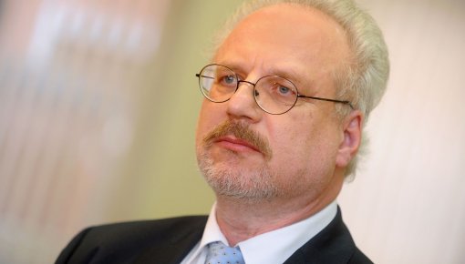Левитс отправится в Японию для участия в церемонии коронации императора Японии Нарухито