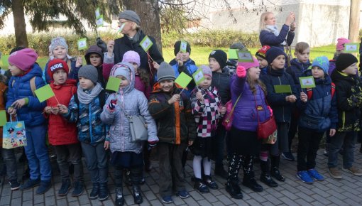В 12-й средней школе перерезали красную ленточку