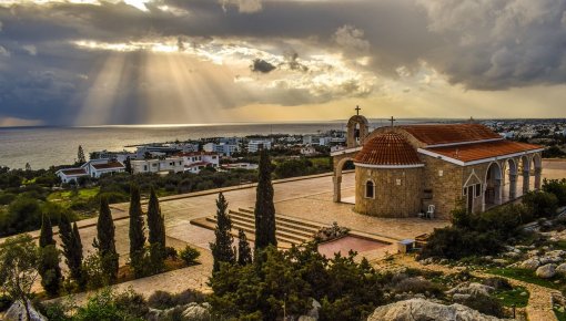 Кипр решил лишить гражданства девятерых россиян с «золотыми паспортами»