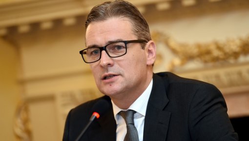 Мартиньш Бондарс призвал активнее решать проблему латвийской подданной, попавшей в беду