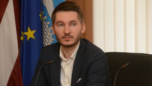 Игорь Алексеев и Айвар Здановский: дистанционная полемика на тему Covid-19
