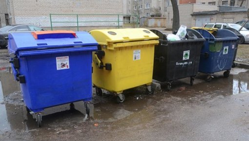 Горожан просят не преграждать подъезд к мусорным контейнерам