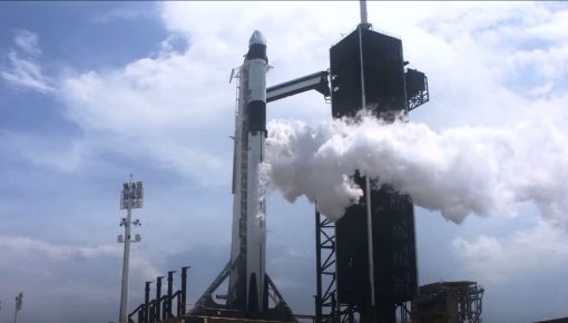 SpaceX и NASA запустили к МКС космический корабль Crew Dragon с людьми на борту (ВИДЕО)