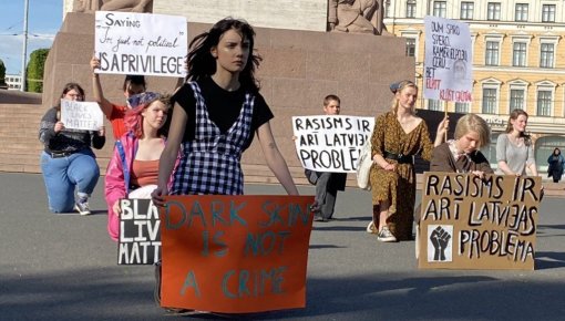 Молодежь устроила акцию протеста в Риге