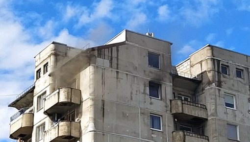 В девятиэтажке на НФ горела квартира (ВИДЕО)