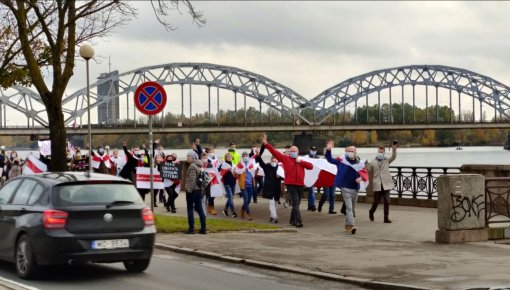 В Риге прошел марш в поддержку белорусов (ВИДЕО)