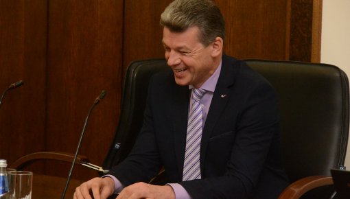 Р. Эйгим: «Единственное, в чем вы, г-н Элксниньш, преуспели – в написании кляуз, доносов, в организации шоу и балаганов»