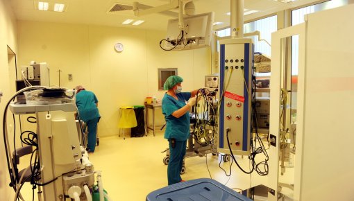 Каждый четвертый медицинский работник Латвии не готов вакцинироваться