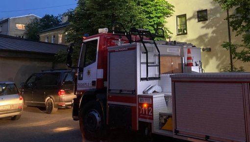 Ночью в Даугавпилсе сгорел еще один легковой автомобиль