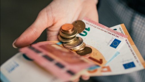 Влияет ли на пособие по безработице наличие сертификата вакцинации?
