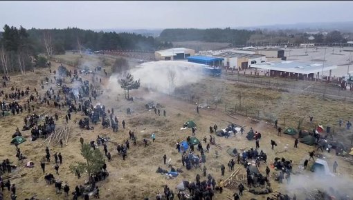 В случае необходимости на границе могут использовать и единственный в Латвии водомет