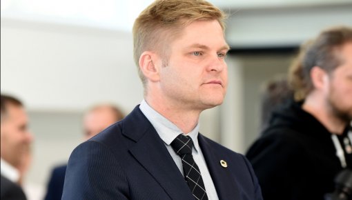 Глава Минблага: зарплаты слишком низкие, существуют эмиграционные риски