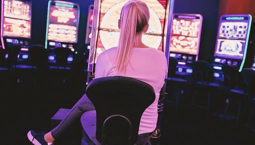       21 ,        