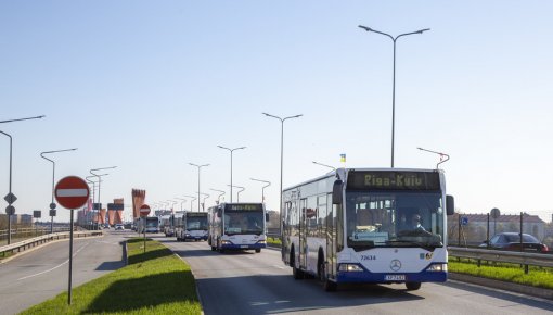 Rīgas satiksme не хватает водителей автобусов. Причина - низкие зарплаты